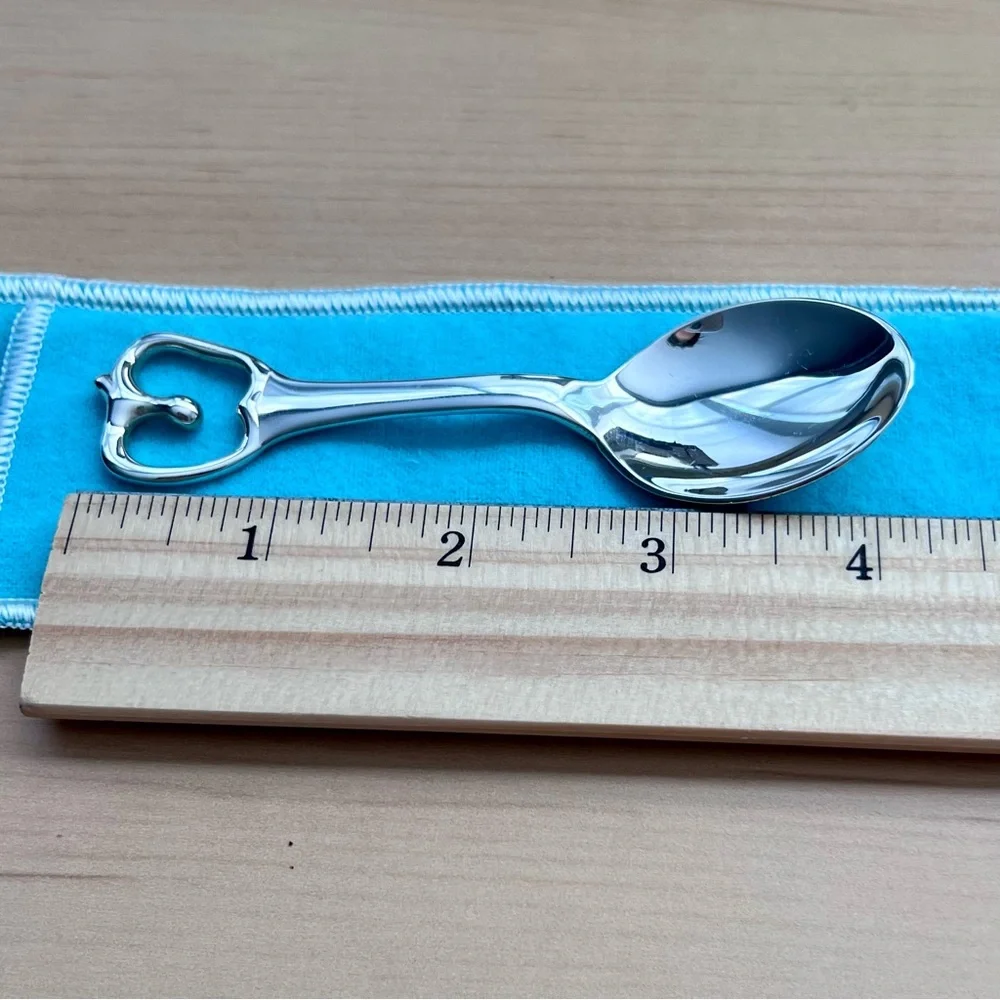 Tiffany & Co Baby Silver Spoon with Apple shape handle in original box and pouch - Picture 12 of 15